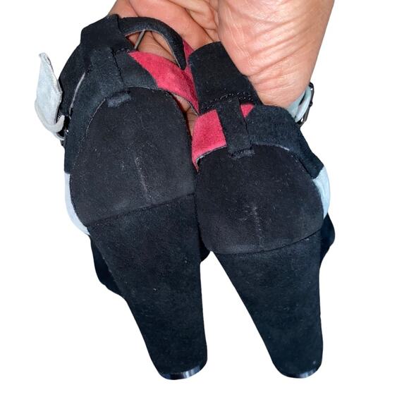 Joe's Jeans Wedged Heel Strapped Sandal Black with grey/burgundy size 9.5 - Picture 5 of 14